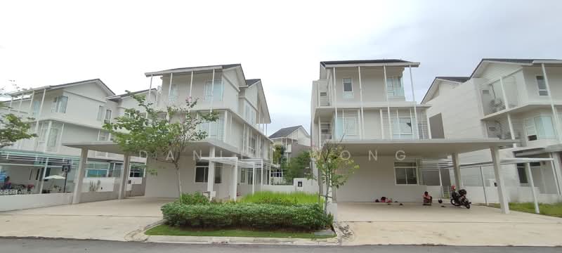 Bungalow for Sale in Serdang (Seri Kembangan) - Daniel Wong - Exterior - PropertyGuru.com.my