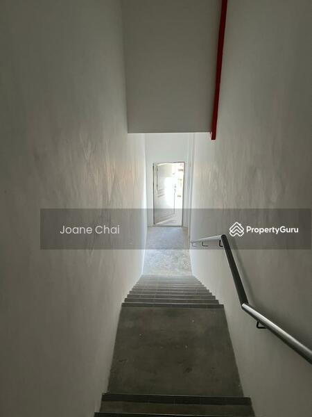 Kedai untuk Disewa di Taman Lestari Perdana (Seri Kembangan) - Joane Chai - Stairs - PropertyGuru.com.my