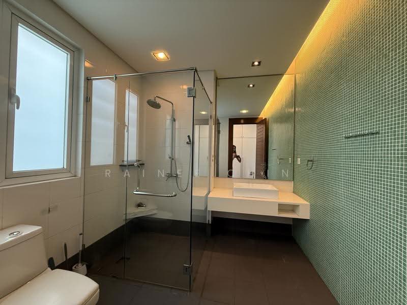 Bungalow House untuk Dijual di Country Heights Damansara (Kuala Lumpur) - Rainee Chin - Bathroom - PropertyGuru.com.my