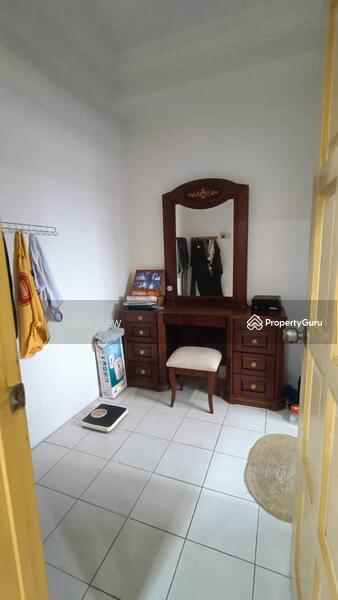 Dressing table