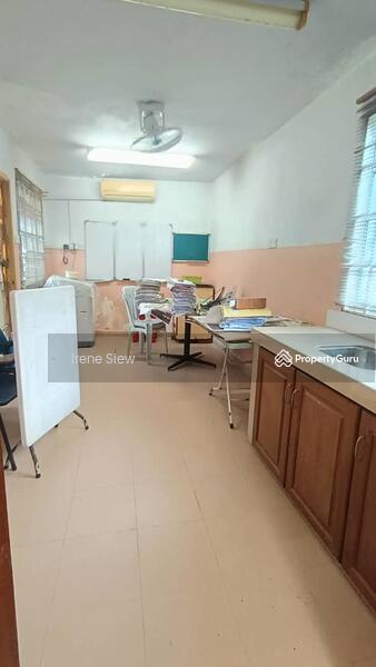 Ofice/study room