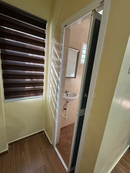 House Room Rental Taman Midah Cheras untuk Untuk Disewa - RM 800 /bulan, Mac 2026 - Bathroom - PropertyGuru.com.my