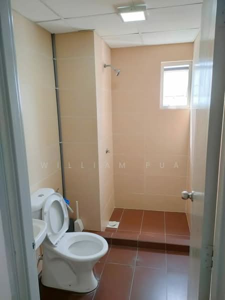 Kediaman Servis untuk Dijual di Main Place Residence - William Pua - Bathroom - PropertyGuru.com.my