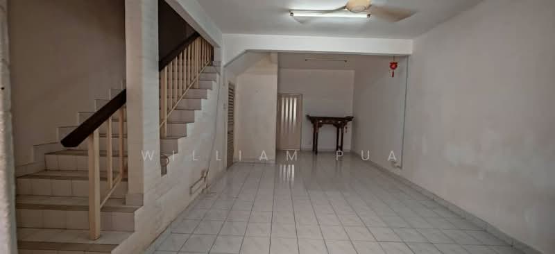 2-storey Terraced House for Sale in Taman Putra Prima (Puchong) - William Pua - Hallway - PropertyGuru.com.my