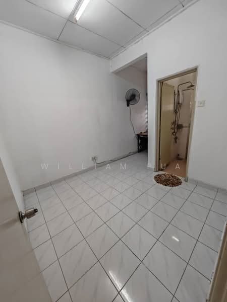 2-storey Terraced House for Sale in Taman Putra Prima (Puchong) - William Pua - Bathroom - PropertyGuru.com.my