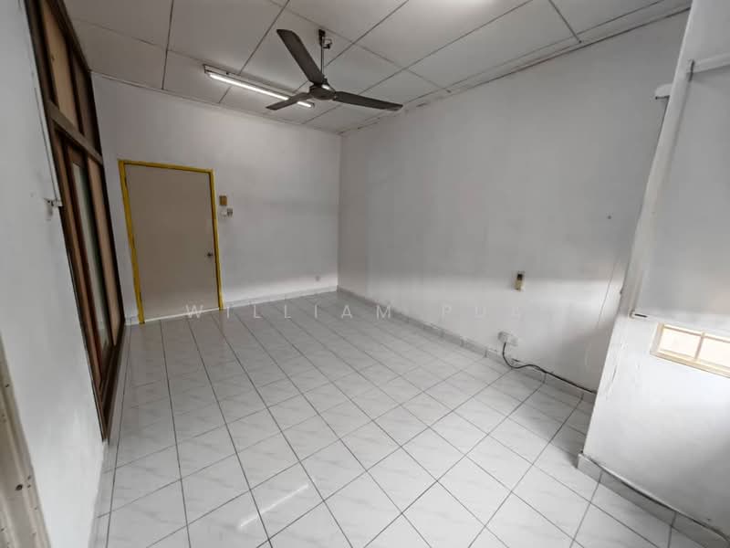 2-storey Terraced House for Sale in Taman Putra Prima (Puchong) - William Pua - Living Room - PropertyGuru.com.my