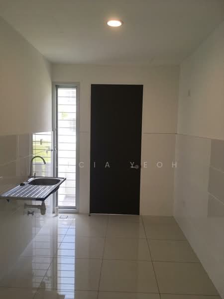 Terraced House for Sale in Bandar Saujana Putra (Tanjong Duabelas) - Alicia Yeoh - Kitchen - PropertyGuru.com.my