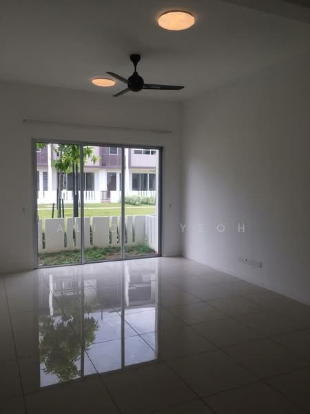Terraced House for Sale in Bandar Tropicana Aman (Telok Panglima Garang) - Alicia Yeoh - Living Room - PropertyGuru.com.my