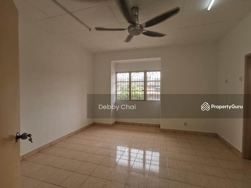 2-storey Terraced House for Sale in Taman Putra Prima (Puchong) - Debby Chai - Bedroom - PropertyGuru.com.my