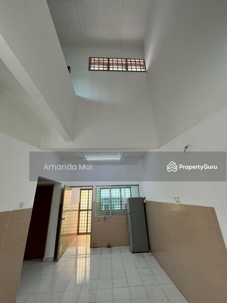 Dinning Area & Dry Kitchen