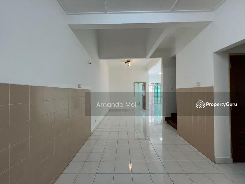 Dinning Area & Dry Kitchen