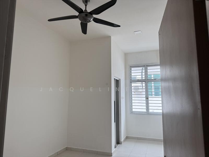 2-storey Terraced House for Rent in Johor Bahru (Johor) - Jacqueline Lee - Bedroom - PropertyGuru.com.my