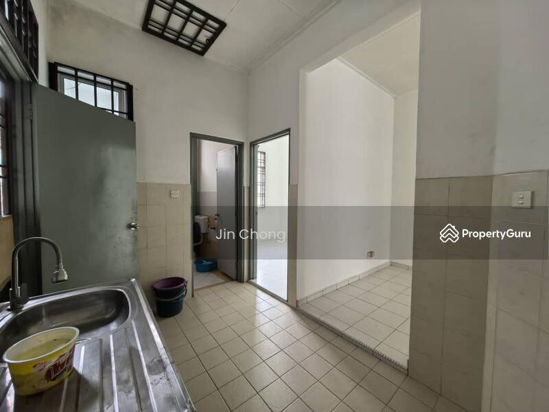 Terraced House for Sale in Taman Pulai Jaya (Kulai) - Jin Chong - Kitchen - PropertyGuru.com.my