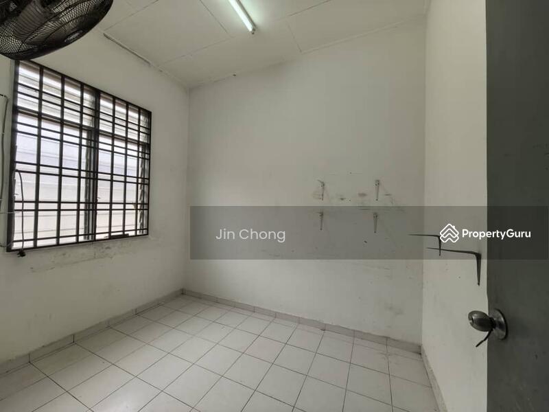 Terraced House for Sale in Taman Pulai Jaya (Kulai) - Jin Chong - Bedroom - PropertyGuru.com.my
