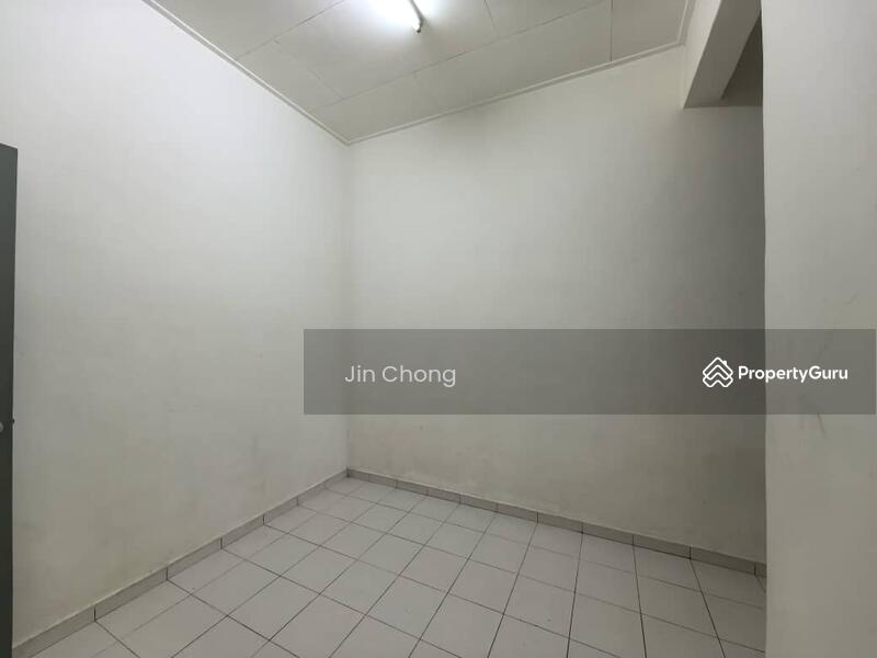 Terraced House for Sale in Taman Pulai Jaya (Kulai) - Jin Chong - Study - PropertyGuru.com.my