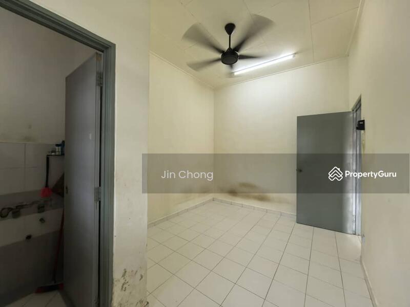 Terraced House for Sale in Taman Pulai Jaya (Kulai) - Jin Chong - Bedroom - PropertyGuru.com.my