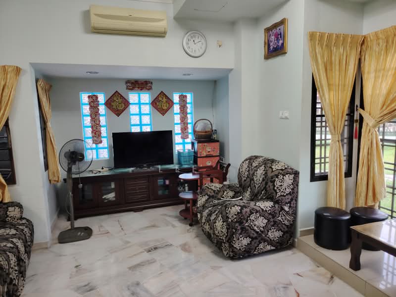 Rumah Teres 2 Tingkat untuk Dijual di Taman Seremban Baru (Seremban) - Lee . - Living Room - PropertyGuru.com.my