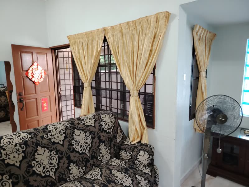 Rumah Teres 2 Tingkat untuk Dijual di Taman Seremban Baru (Seremban) - Lee . - Living Room - PropertyGuru.com.my