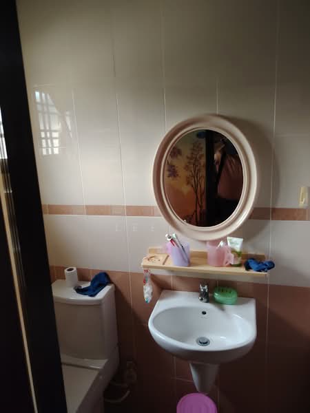 Rumah Teres 2 Tingkat untuk Dijual di Taman Seremban Baru (Seremban) - Lee . - Bathroom - PropertyGuru.com.my