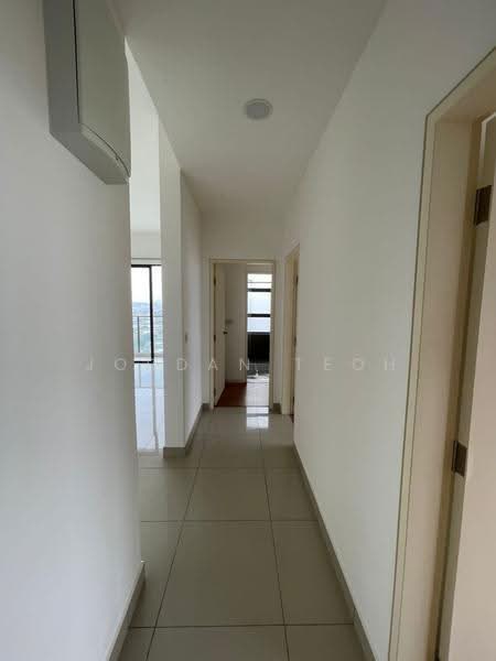Kondominium untuk Dijual di Lakeville Residence - Jordan Teoh - Corridor - PropertyGuru.com.my