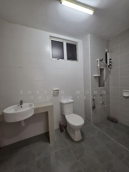 Apartment for Sale at Austin Suites (Permata Austin) - Sharon Wong Shu Shien - Bathroom - PropertyGuru.com.my