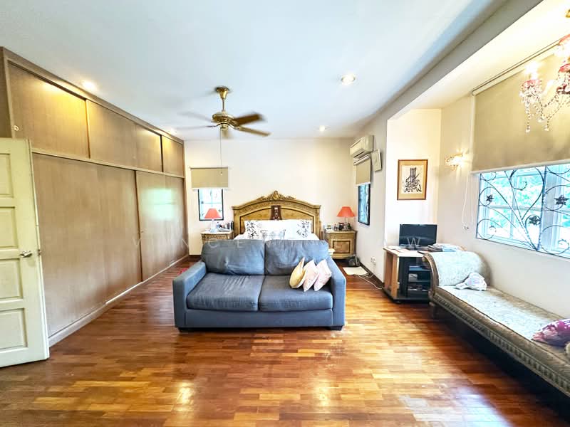 Rumah Berkembar untuk Dijual di Kota Damansara (Selangor) - Vincent Liaw - Master Bedroom - PropertyGuru.com.my