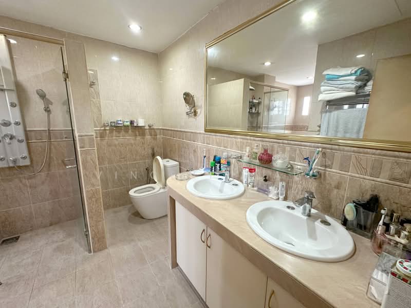 Rumah Berkembar untuk Dijual di Kota Damansara (Selangor) - Vincent Liaw - Bathroom - PropertyGuru.com.my
