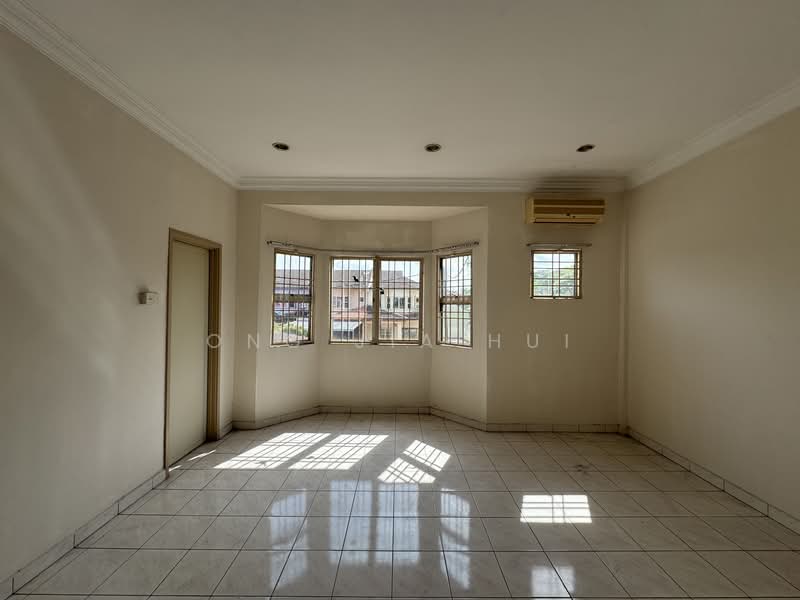 Port Dickson untuk Untuk Dijual - RM 430,000, Mac 2026 - Living Room - PropertyGuru.com.my