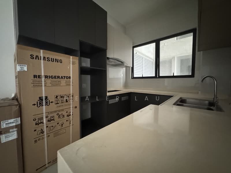 Condominium for Sale at Amberside @ Country Garden Danga Bay - Healer Lau - Kitchen - PropertyGuru.com.my