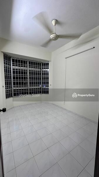 For Sale - Desa Selatan