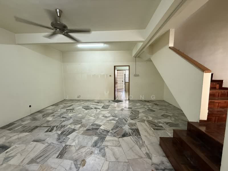 2-storey Terraced House for Sale in Taman Wawasan (Puchong) - Joey Wong - Living Room - PropertyGuru.com.my