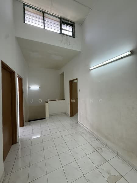 2-storey Terraced House for Sale in Taman Wawasan (Puchong) - Joey Wong - Corridor - PropertyGuru.com.my