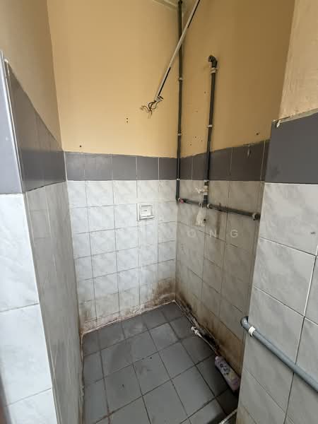 2-storey Terraced House for Sale in Taman Wawasan (Puchong) - Joey Wong - Bathroom - PropertyGuru.com.my