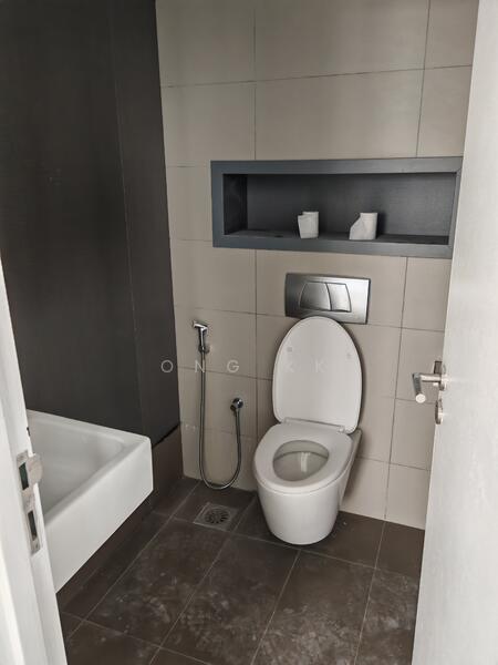 Pejabat untuk Disewa di Mid Valley City (Kuala Lumpur) - Ong KK - Bathroom - PropertyGuru.com.my