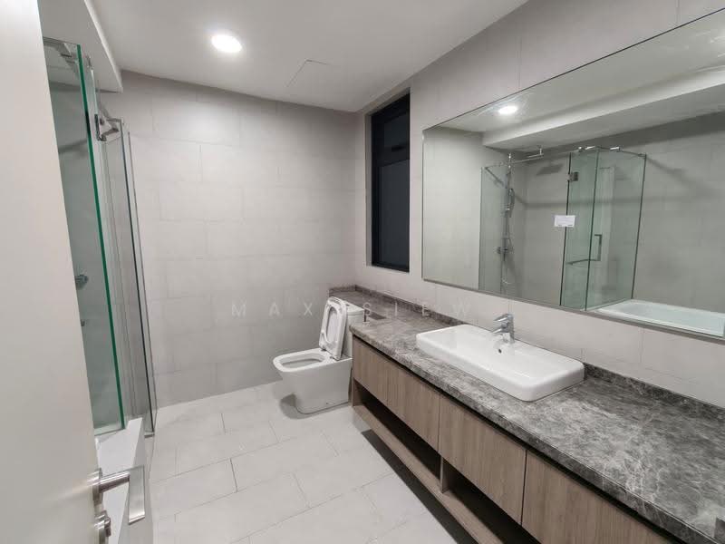 Kondominium untuk Dijual di Residensi Astrea - Max Siew - Bathroom - PropertyGuru.com.my