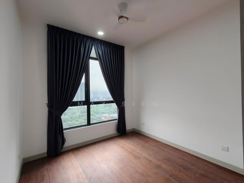 Kondominium untuk Dijual di Residensi Astrea - Max Siew - Bedroom - PropertyGuru.com.my