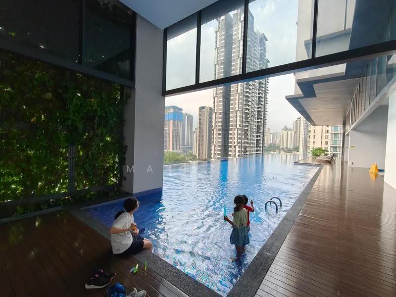 Kondominium untuk Dijual di Residensi Astrea - Max Siew - Pool - PropertyGuru.com.my