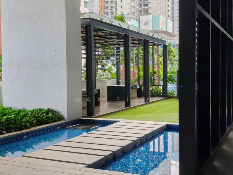 Kondominium untuk Dijual di Residensi Astrea - Max Siew - Pool - PropertyGuru.com.my