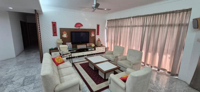 Kondominium untuk Dijual di Cantonment Court - Mary Lee - Living Room - PropertyGuru.com.my