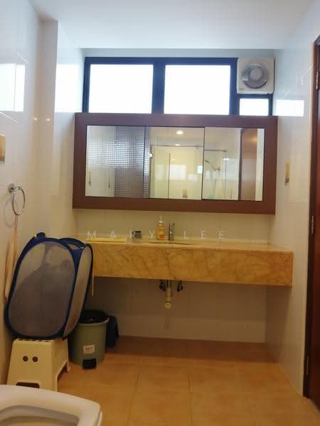 Kondominium untuk Dijual di Cantonment Court - Mary Lee - Master bathroom - PropertyGuru.com.my