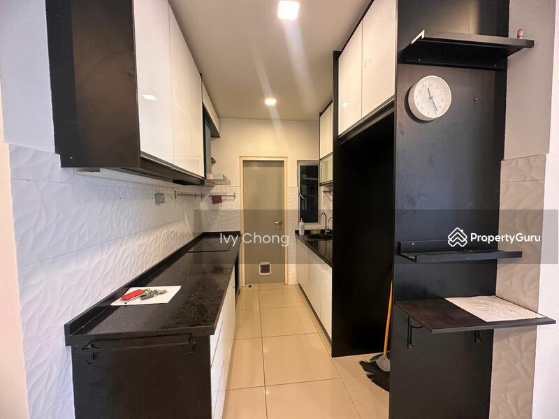 Dry Kitchen
