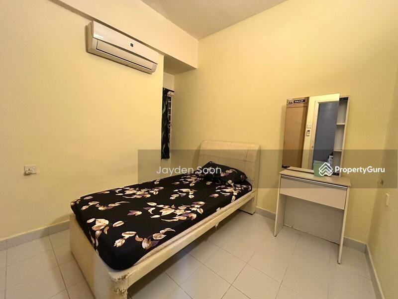 For Rent - University Place (Plaza Ivory)