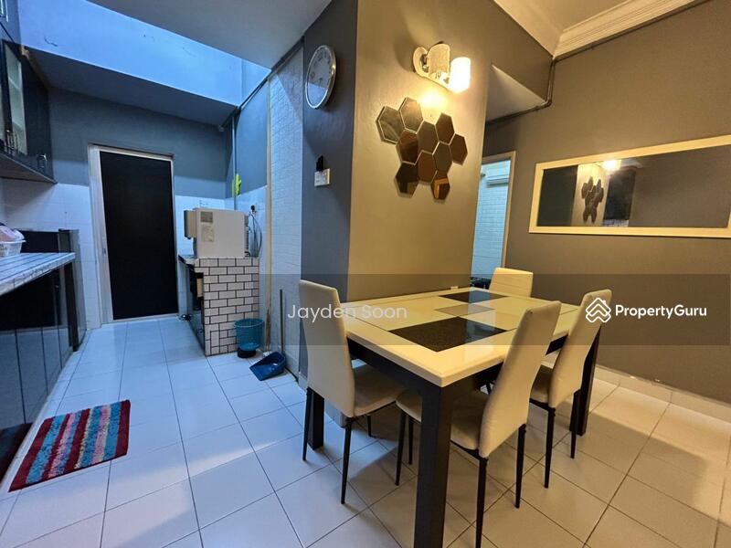 For Rent - University Place (Plaza Ivory)