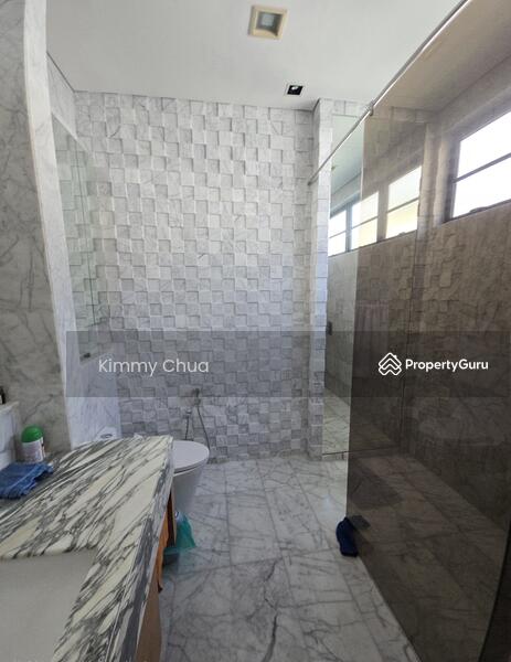 1st floor Bathroom in master bedroom