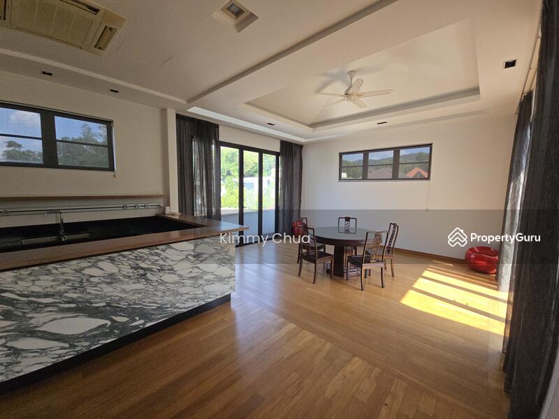 2nd floor living area