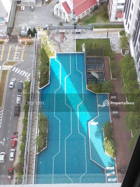 Pool & city view