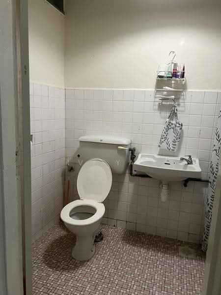1.5-storey Terraced House for Sale in Taman Tun Dr. Ismail (Kuala Lumpur) - Ivy Yap - Bathroom - PropertyGuru.com.my