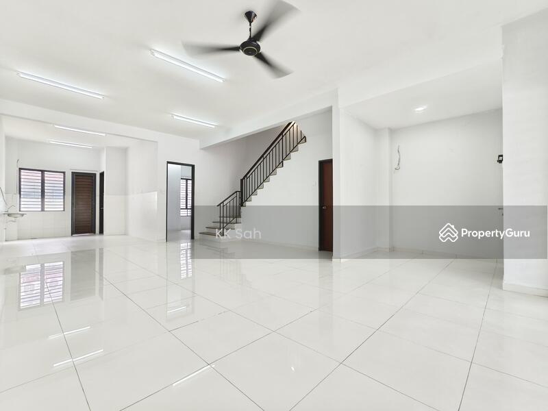 2-storey Terraced House for Sale in Kajang East (Semenyih) - KK Sah - Living Room - PropertyGuru.com.my