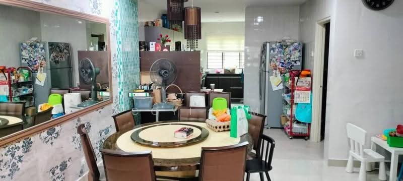 Rumah Teres 2-Tingkat untuk Disewa di Taman Bukit Serdang (Seri Kembangan) - Coyi Lim - Dining Room - PropertyGuru.com.my