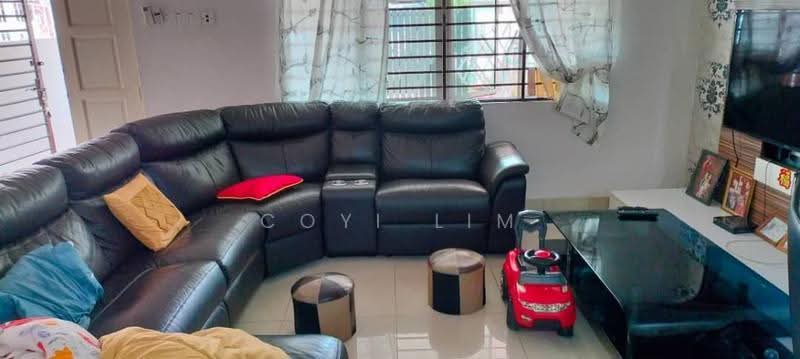 Rumah Teres 2-Tingkat untuk Disewa di Taman Bukit Serdang (Seri Kembangan) - Coyi Lim - Living Room - PropertyGuru.com.my